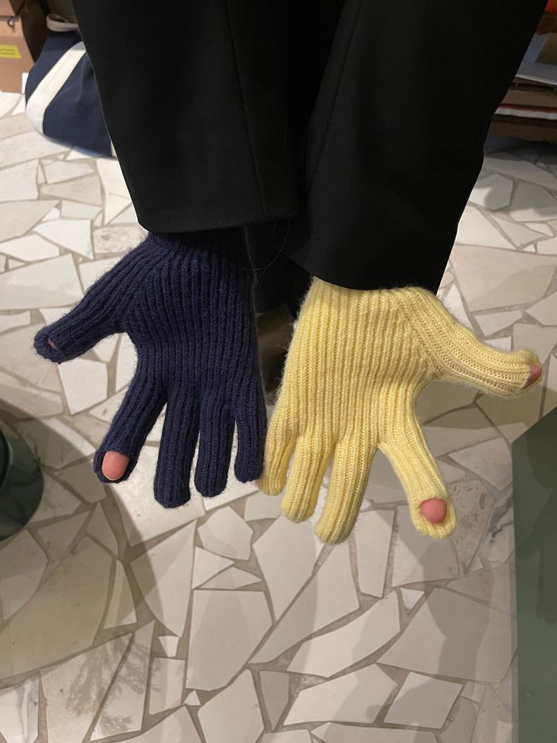 CUSTOM INITIAL KNIT RIBBON GLOVES