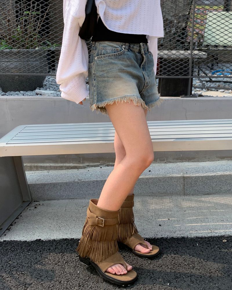 Fringe denim shorts