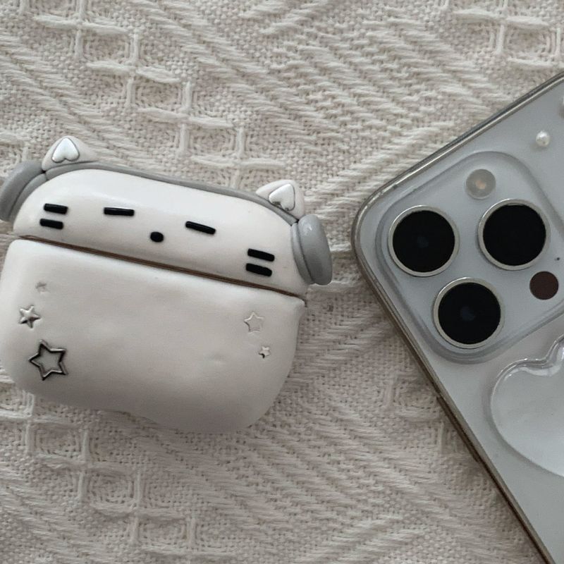 【MADE】 White Cat AirPods
