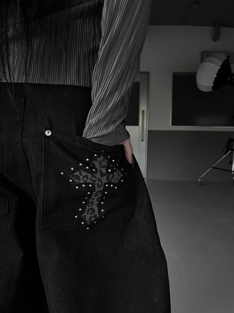 leopard cross stud balloon denim