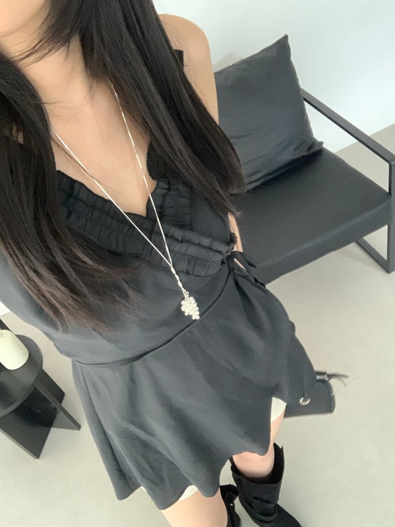 Sylvia Frill Sleeveless Long Blouse