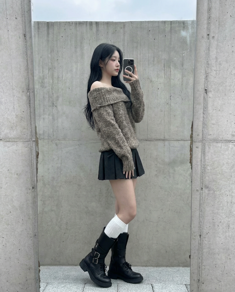 Wool pleated skirt