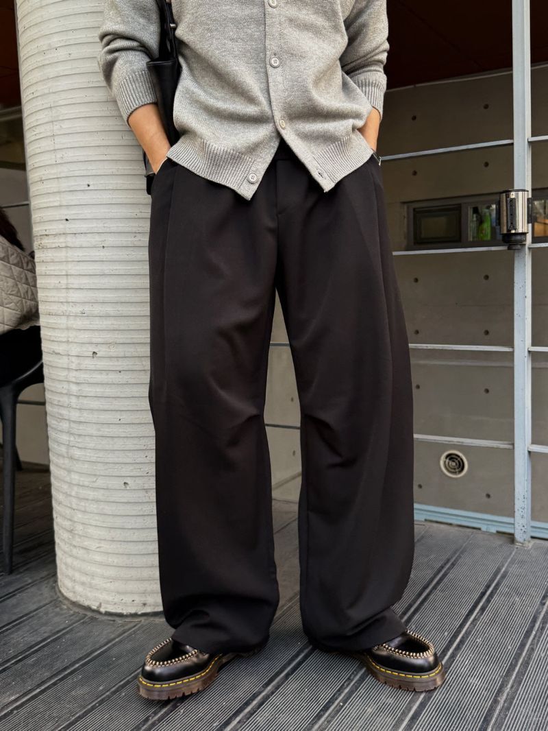 Ox over curved banding pants