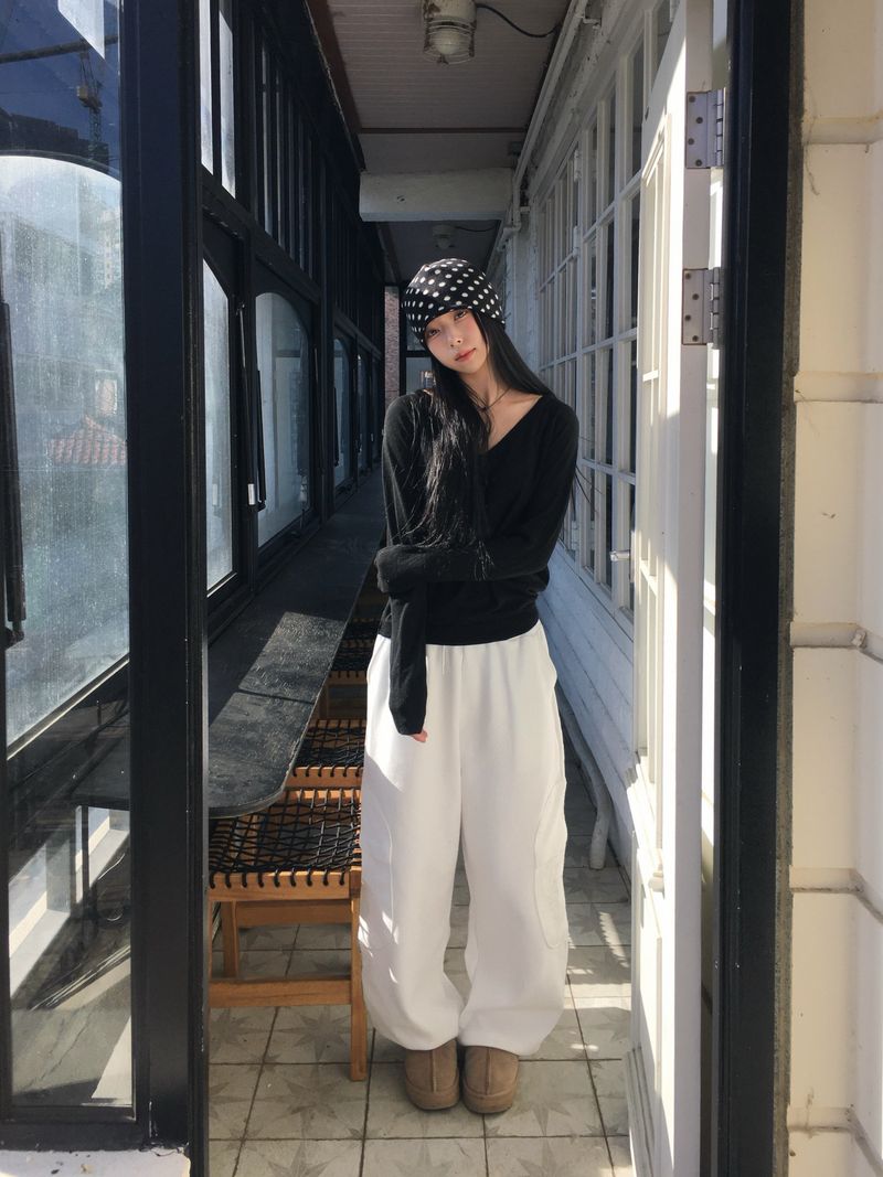 Deep V-neck see-through knit (6c)