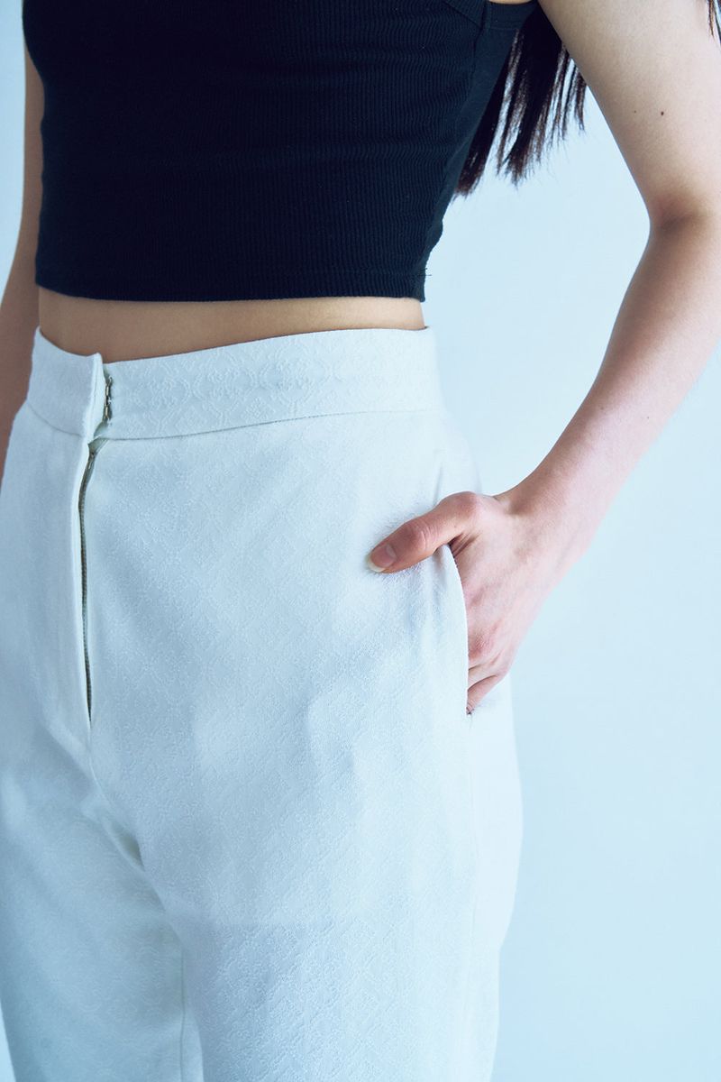 antique jacquard bootscut pants_white