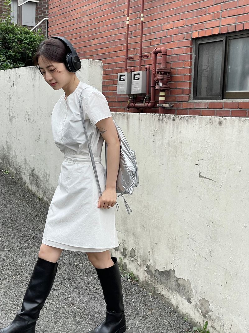 Simple round long boots
