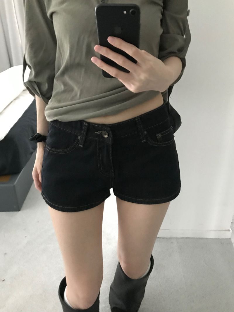Kitten（キッテン）の「Tail Denim Shorts (one color)（Pants）」