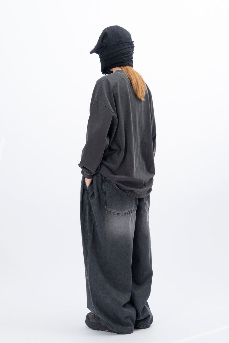 Leggy Side Tuck Balloon Denim