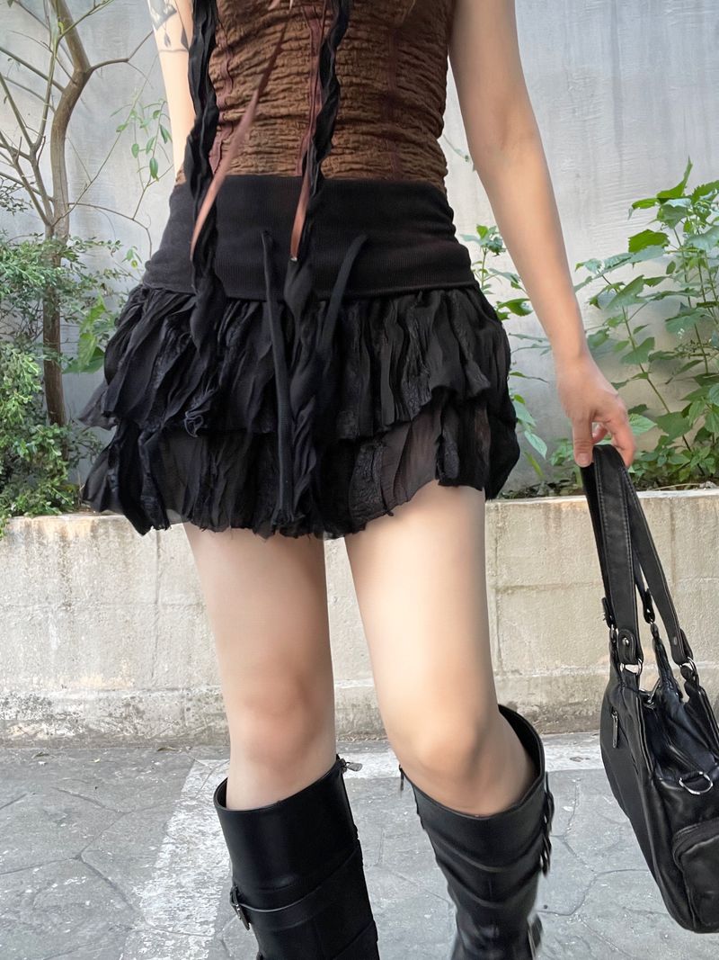 heenytsuki（ヒニツキ）の「Kuro Wave Kangkang Skirt（Skirts）」