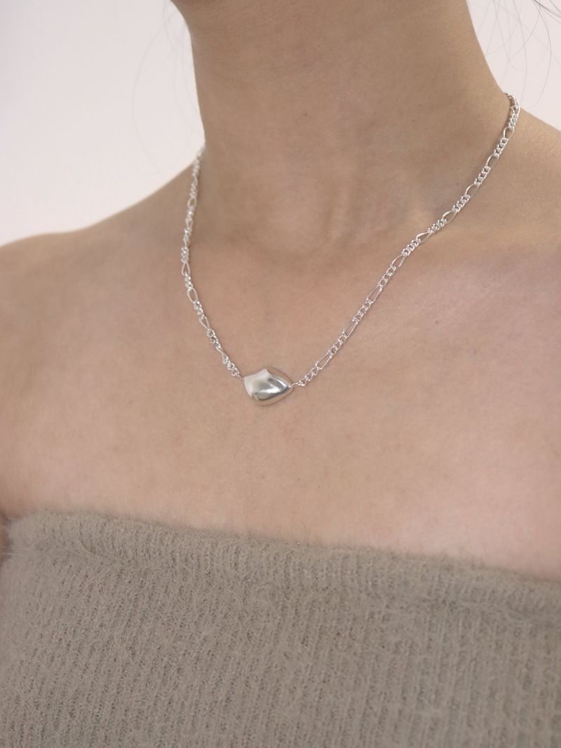 CONCH NECKLACE