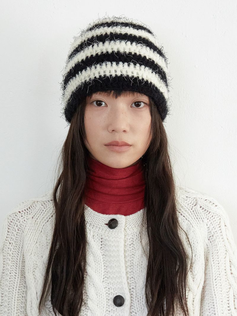 SSESEB(セセブ)の「Hairy Stripe Beanie - Black(Hats)」