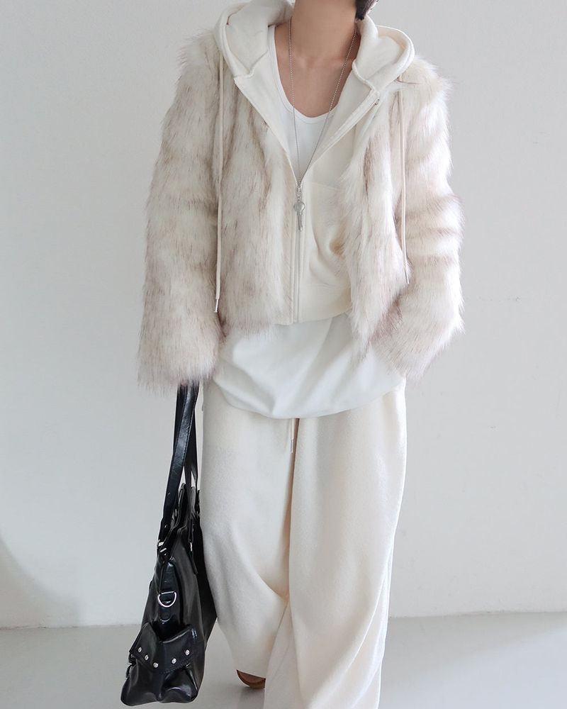 Fluffy fleece hooded zip-up jacket