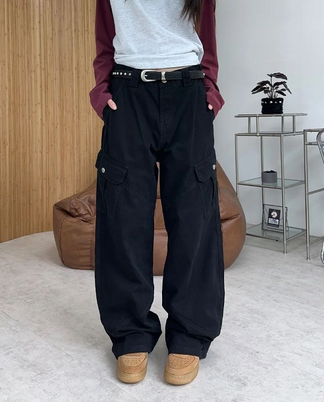 SATIIIZ（サティーズ）の「トーンダイド ダイアゴナル カーゴ パンツ（パンツ）」