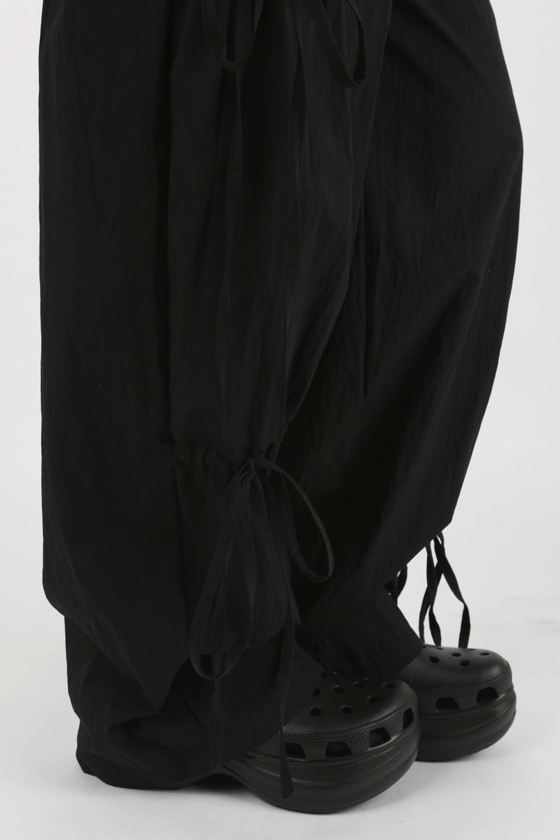 TOOSALTY(トゥーソルティー)の「MAYA STRING PARACHUTE PANTS(Pants)」