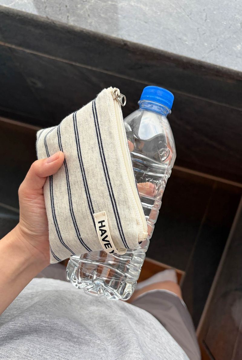 HAVE YOU EVER（ハヴユーエバー）の「Twin stripe flat pouch - navy , M size（Accessories）」