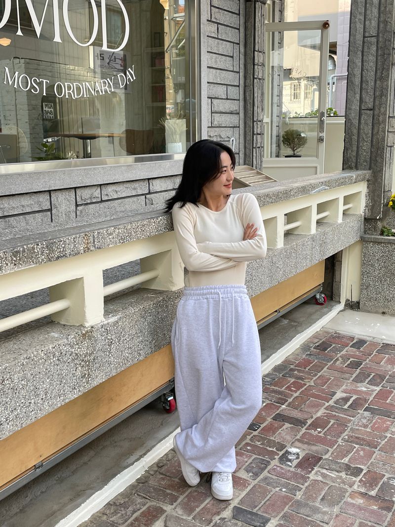 (napping) Orly side tuck pants