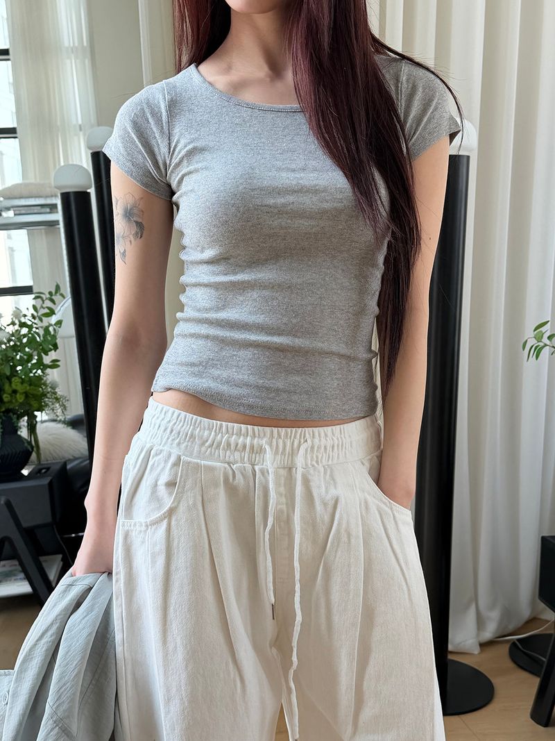 MUZESEOUL(ミューズソウル)の「Basic slim u neck half t-shirts(10color)(Tops)」