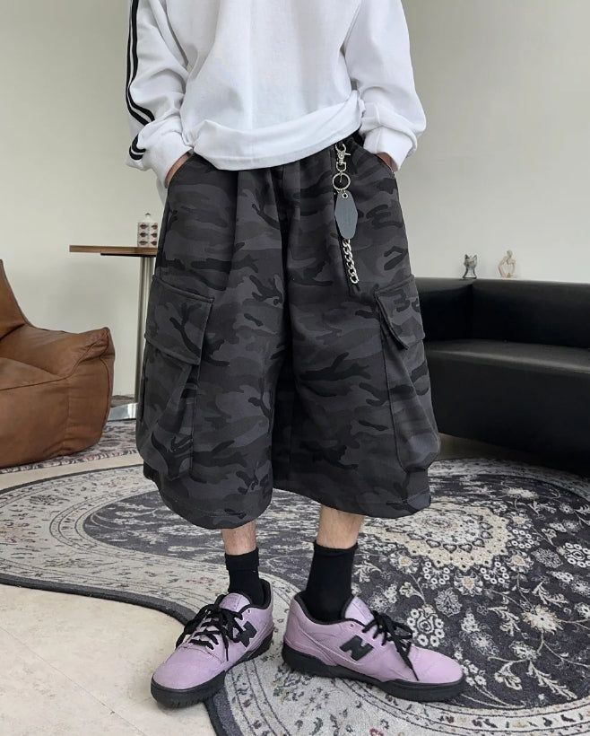 SATIIIZ（サティーズ）の「Pael Camo Cargo Bermuda Pants（Pants）」