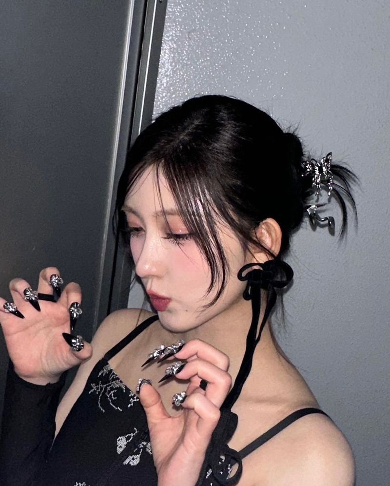 [IVE Gaeul] Silver geometry ornamental hairpin