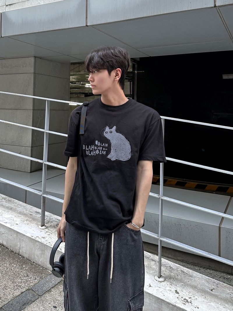 WHAT A LOOK（ワット ア ルック）の「Drawing Cat Half T（Tops）」