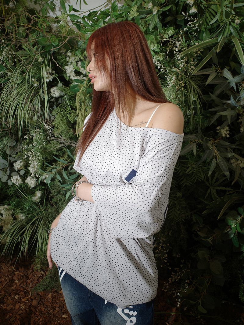 NYXX（エヌワイエックスエックス）の「STAR OFF SHOULDER TEE (GREY)（Tops）」