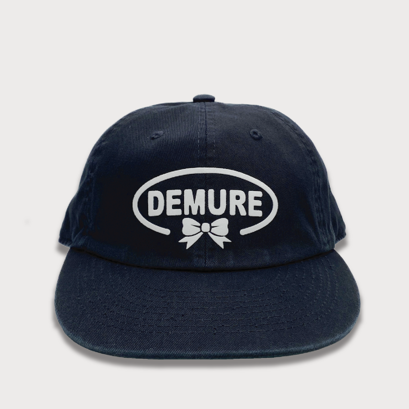 DEMURE RIBBON CAP