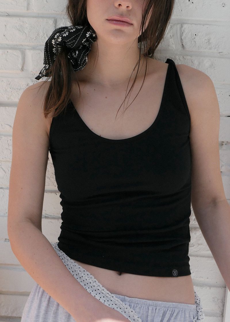 VOOR（ボル）の「3-way Twist Sleeveless Top_Black（Tops）」