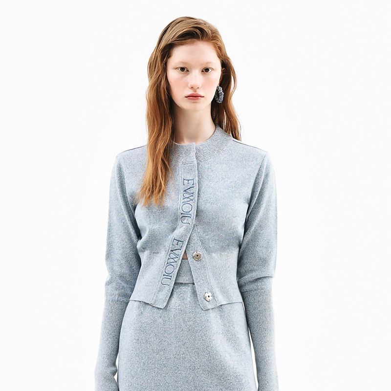 WOOL FITTED CROP CARDIGAN - LIGHT BLUE