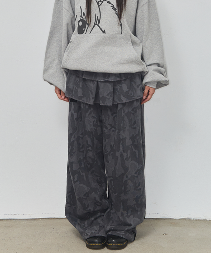 ITZAVIBE（イッザバイブ）の「カモレイヤードラップショートスカート - CHARCOAL（スカート）」