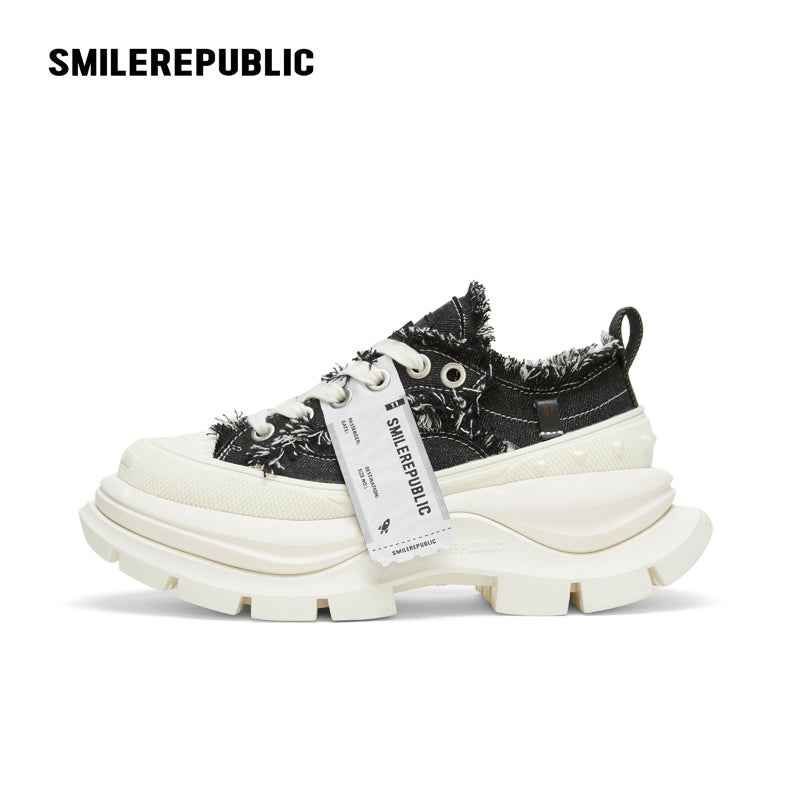 SMILEREPUBLIC（スマイルリパブリック）の「ブラックホワイトフレイドキャンバススマイルトゥプラットフォームスニーカー（シューズ）」