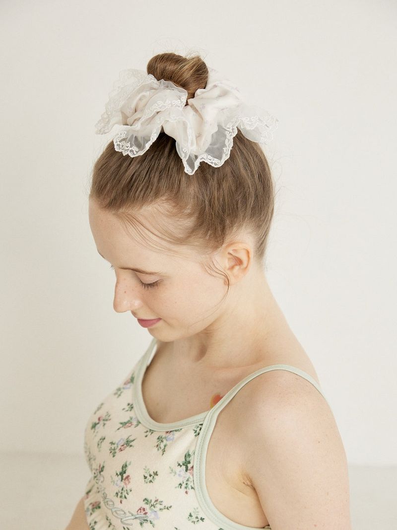 BIG LACE SCRUNCHIE - CREAM