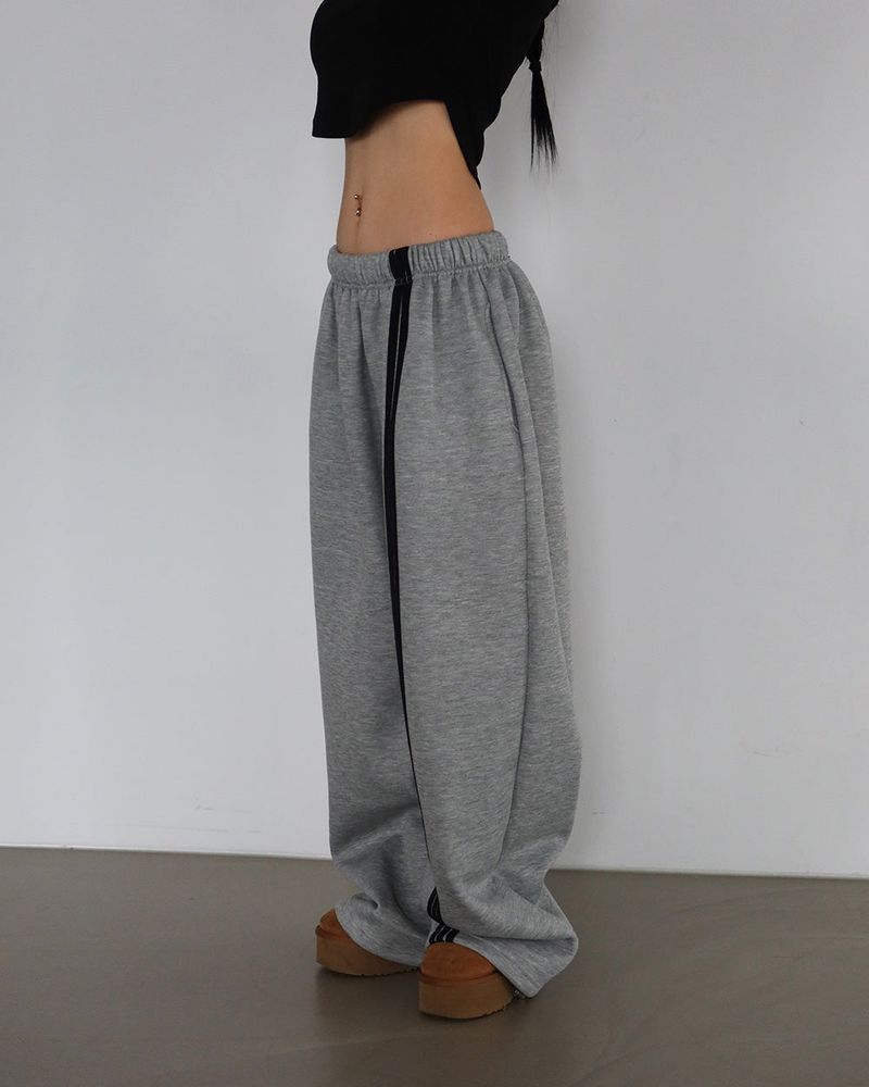 Breeze fleece-lined track string wide pants