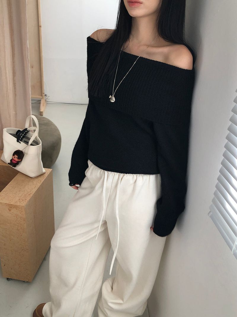 [MADE] Endelin Wool Off-Shoulder Knit