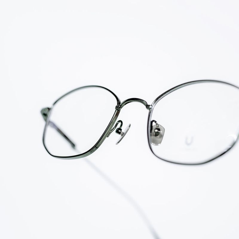 Knouun polygon titanium glasses CODE. 102. E Khaki