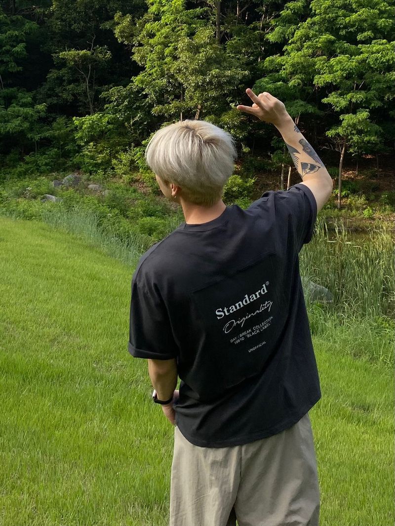UNAIDUN(アネイダン)の「Standard square frame short sleeves 3C(Tops)」