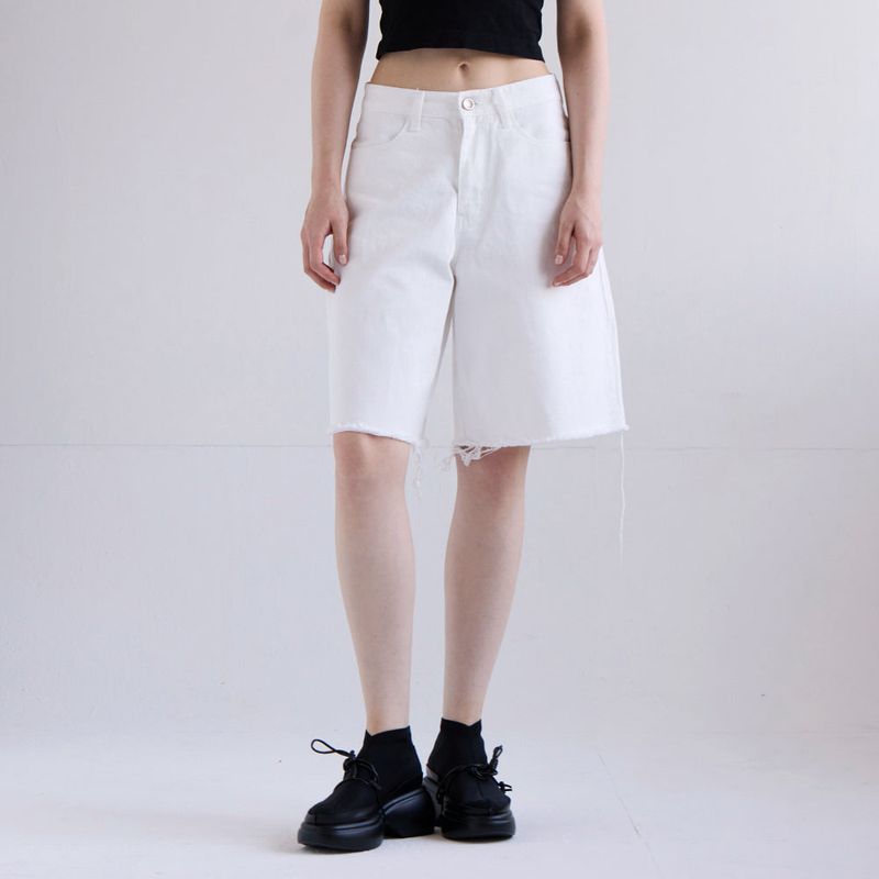 AACA（アカ）の「Wide Half Denim Pants White（Pants）」