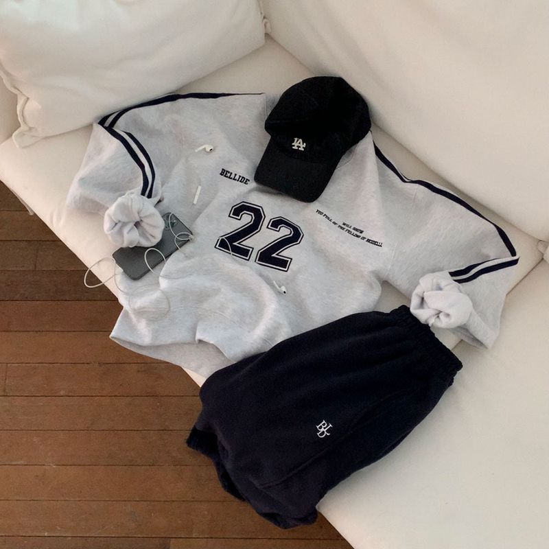 [BELLIDE MADE] Second track V-neck Oversized fit sweatshirt