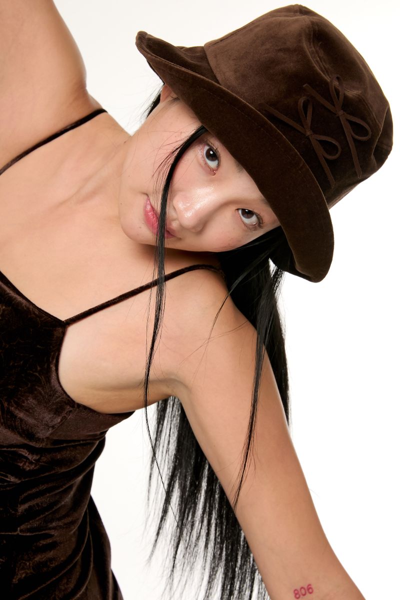 RIBBON VELVET HAT / BROWN