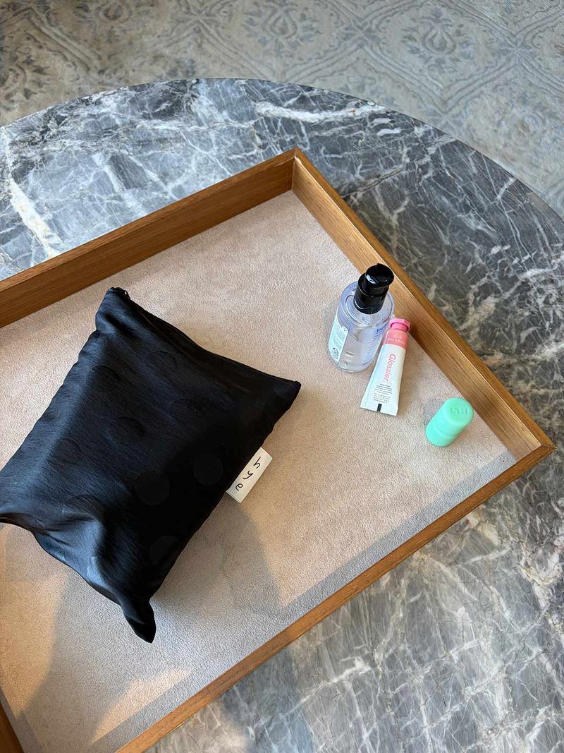 Dot nylon tall pouch - black