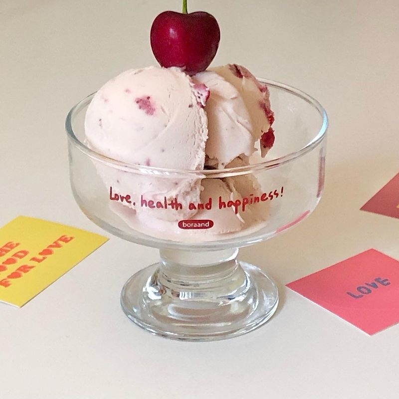 bora and（ボラアンド）の「Happiness dessert（Smartphone Accessories）」
