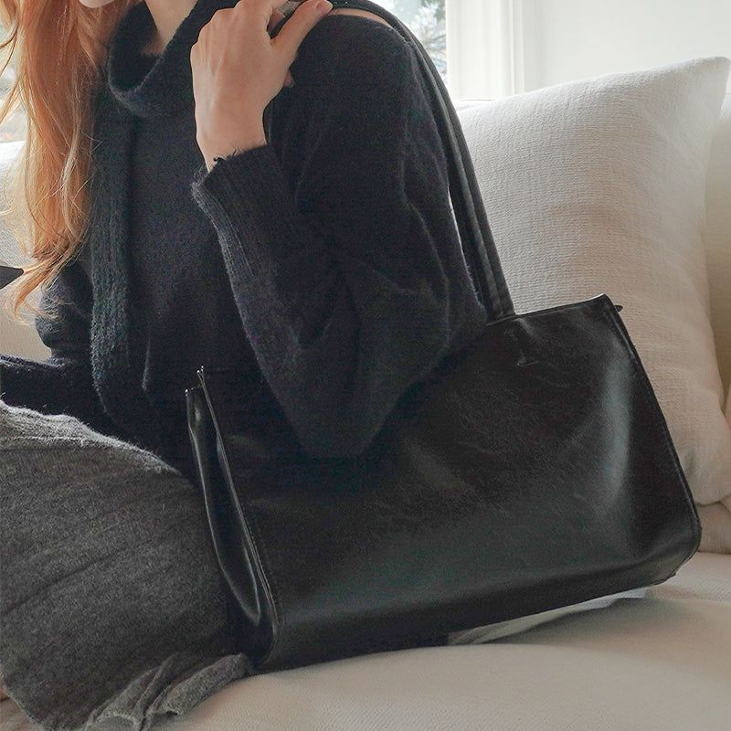 around ann(アラウンドエン)の「Glossy bag_black(Bags)」