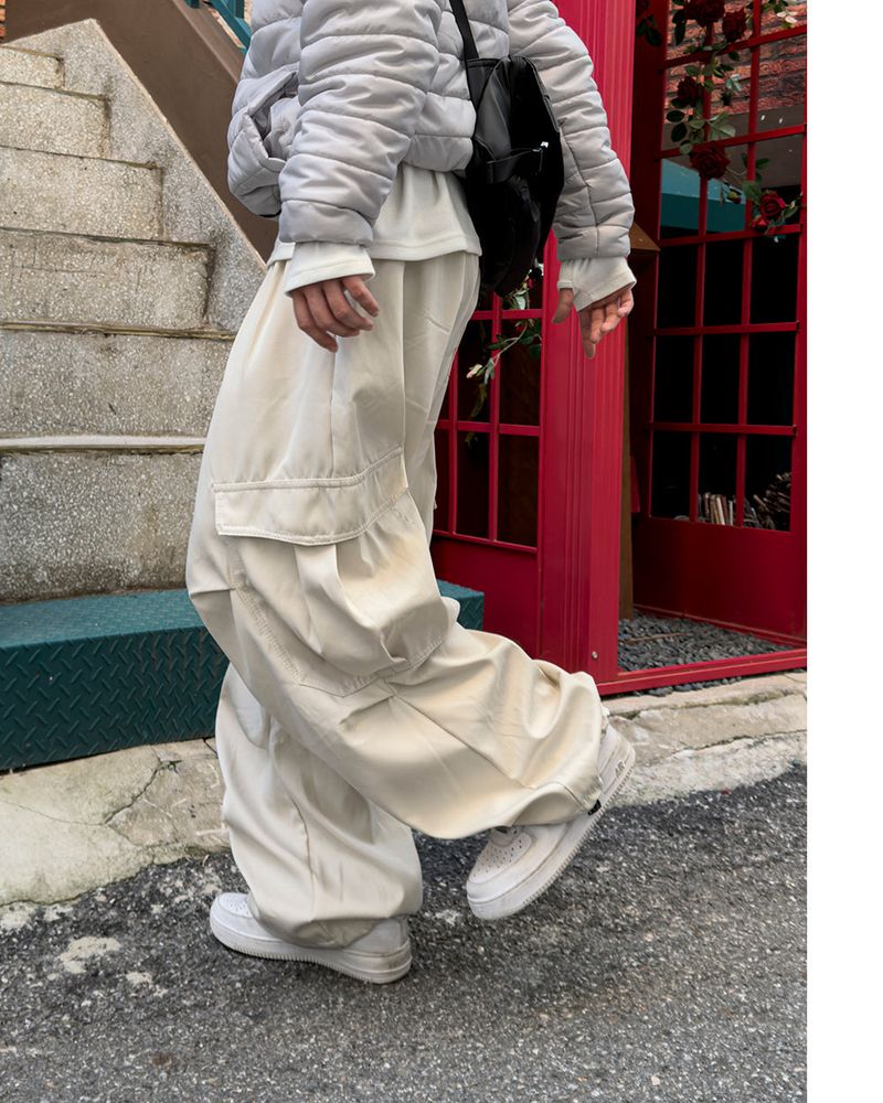 JIIGEUM（ジグム）の「Para Cargo Wide String Pants（Pants）」