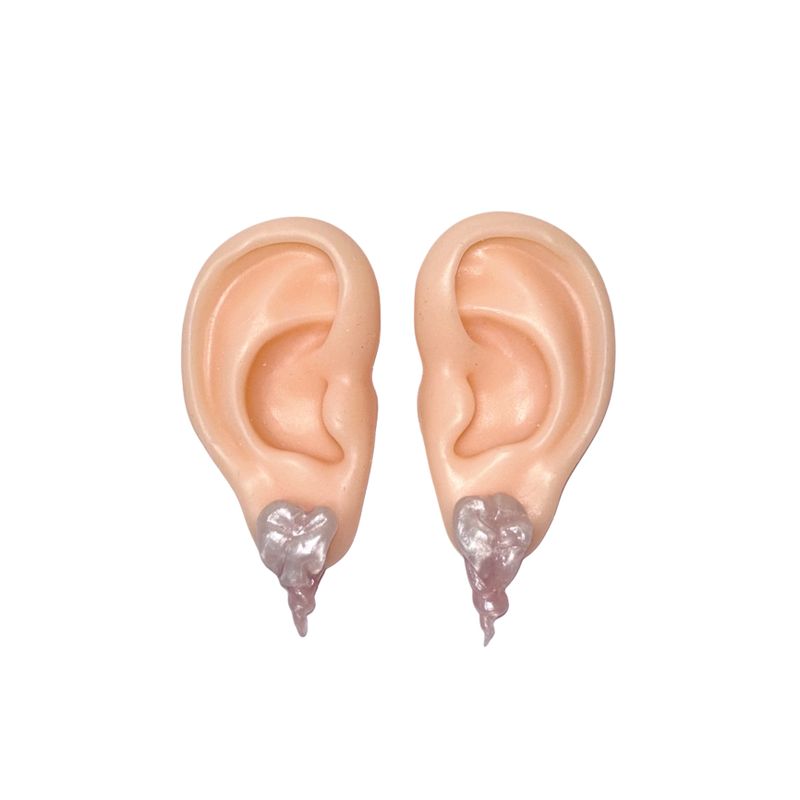 ODDiTEETH（オディティース）の「[MADE] ツイストハートピアス（アクセサリー）」