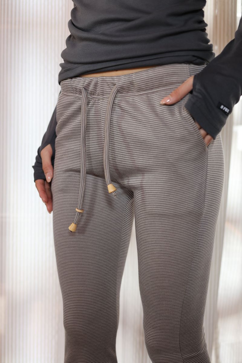 BFEEP（ビーピーピ）の「two tuk stripe pants_beige（Pants）」
