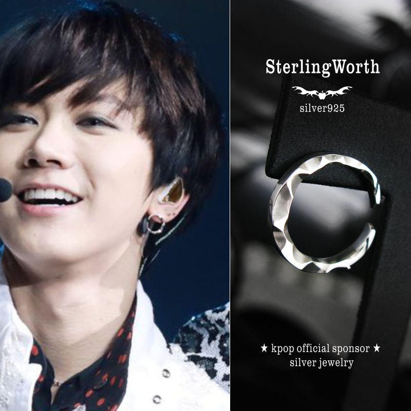 Crescent horn-S1 silver stud earring