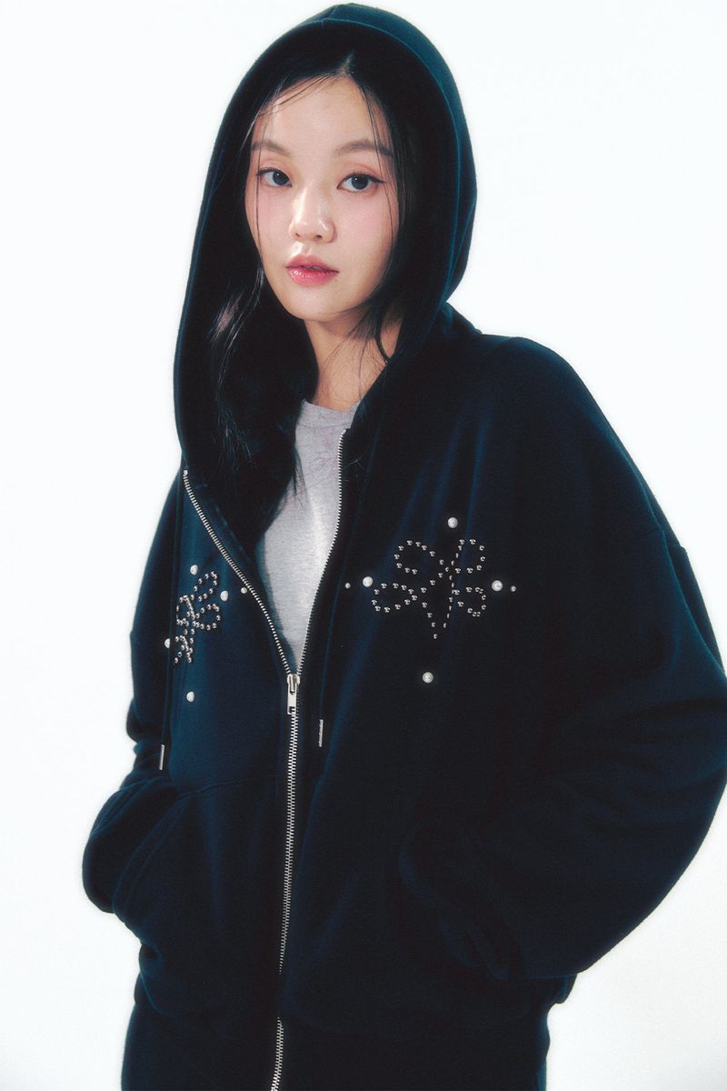 MOILLY(モイリー)の「Pearl Hoodie Zip-Up Black(Tops)」