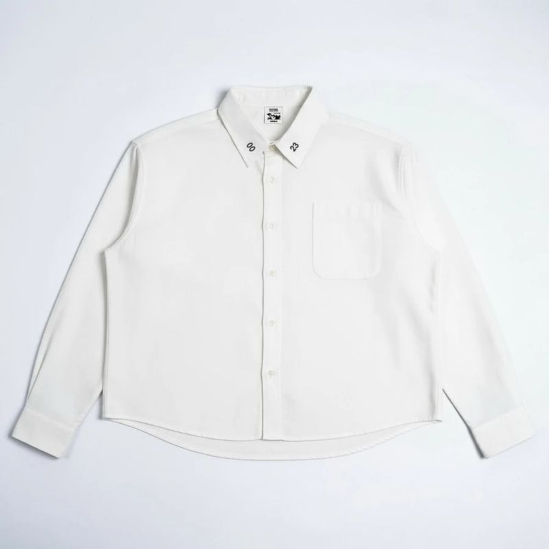 Peanut Stain（ピーナッツ ステイン）の「ボクシーシャツタイムトゥタイムオックスフォードアウトサイドワークアワー | Kemeja | Unisex（トップス）」