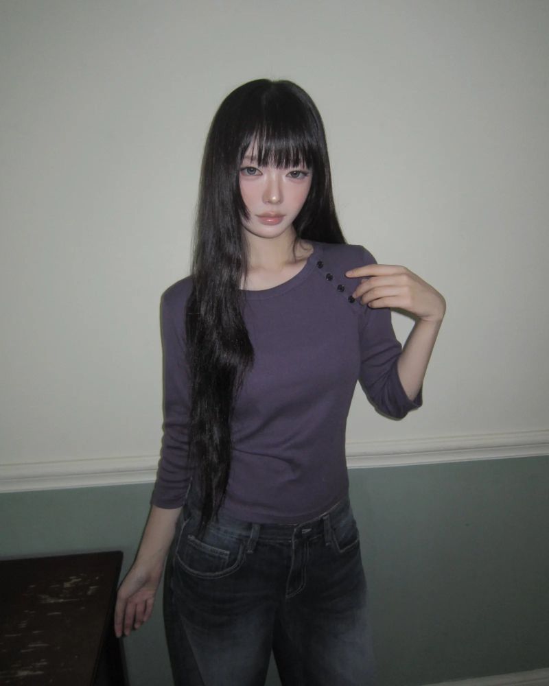 Hena Diagonal Button 7-Sleeve T-Shirt