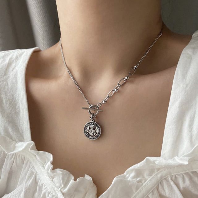 si Simple Smile Unique Coin Toggle Bar Chain Necklace