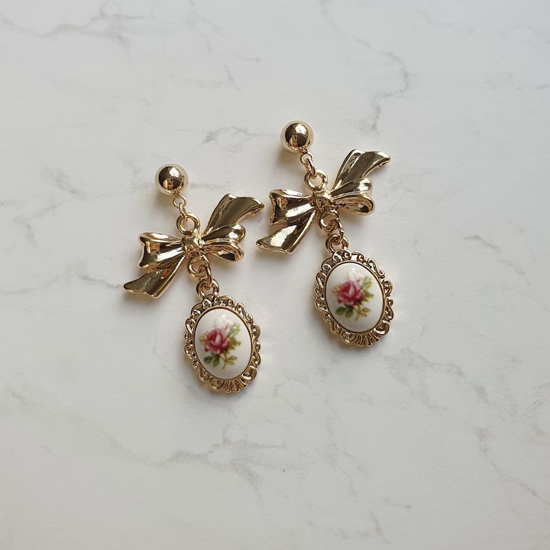 [IU Earring] Mary Earring - Vintage Rose Version